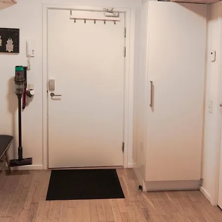 Waterfront 2br Amager I 2 Min From Metro Lägenhet